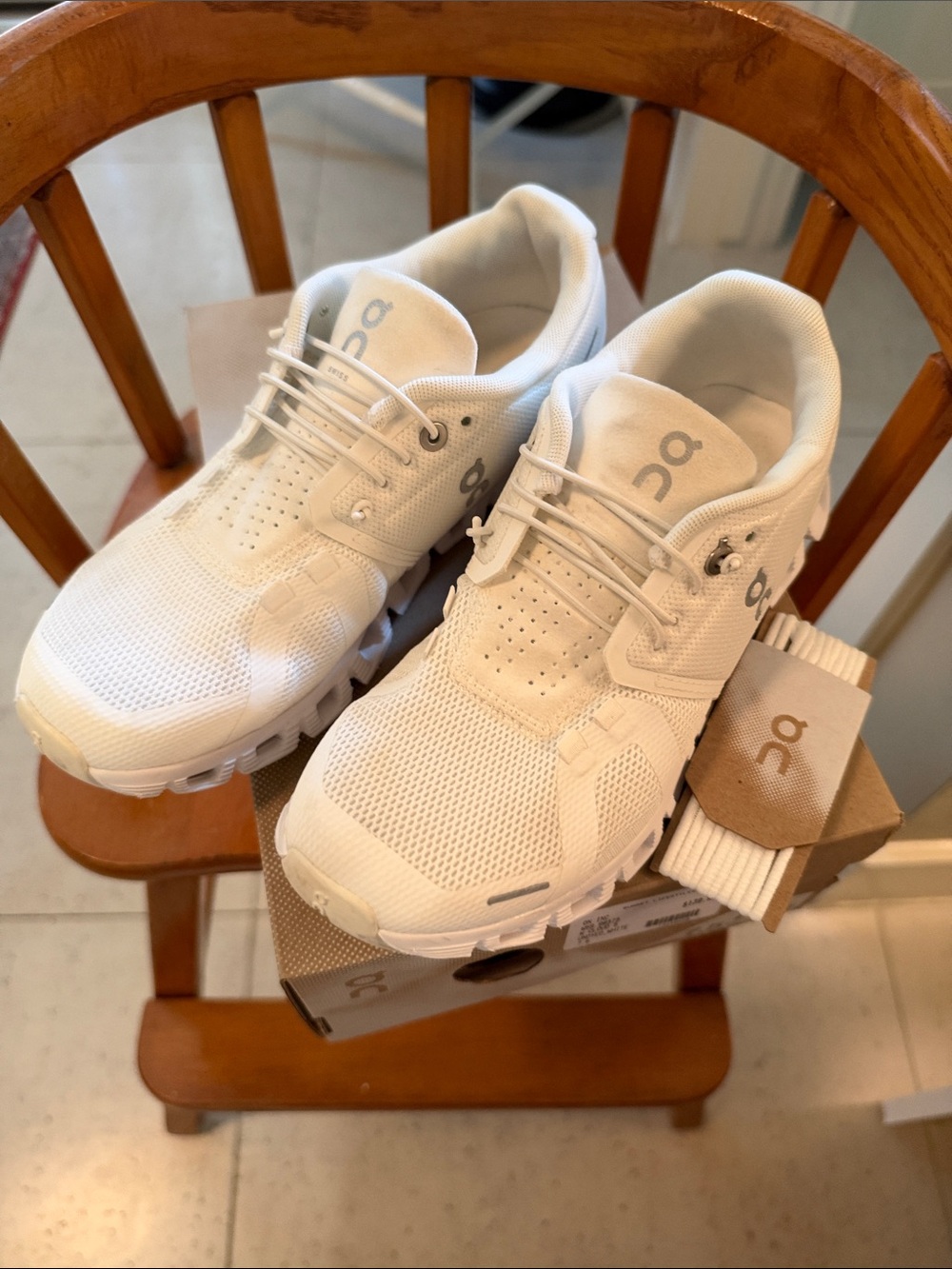 On Running Women’s Cloudswift Lightweight White Running Shoes